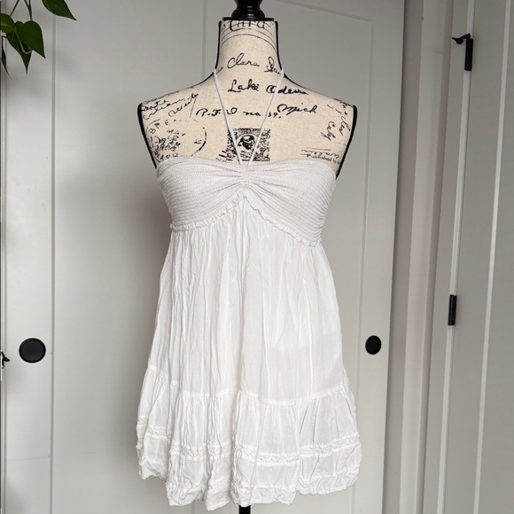 Aritzia Dresses & Skirts - Azalea Wilfred Dress “sold out online”